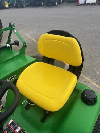 Image of John Deere X384 equipment image 4