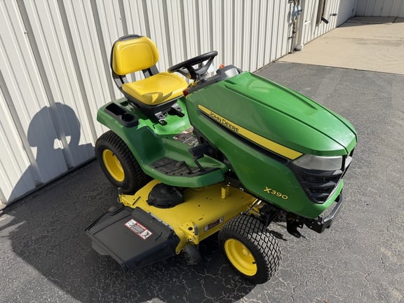 2019 John Deere X390 Equipment Image0