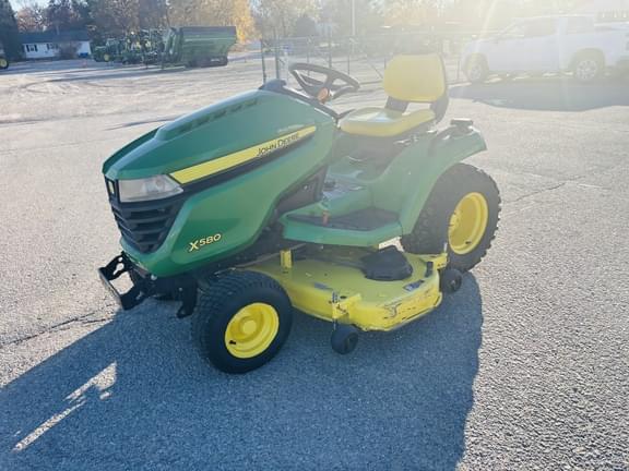 Image of John Deere X580 equipment image 4