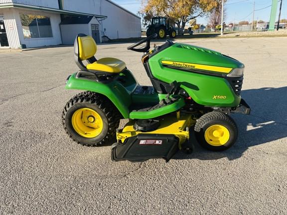 Image of John Deere X580 equipment image 1