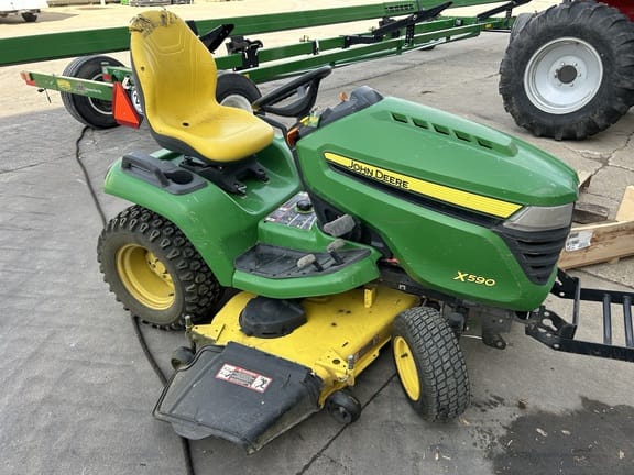 2019 John Deere X590 Equipment Image0