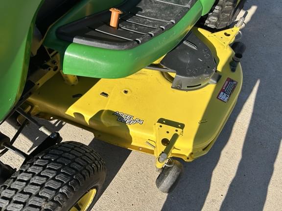 Image of John Deere X590 equipment image 3