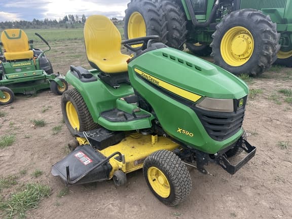 Image of John Deere X590 equipment image 3