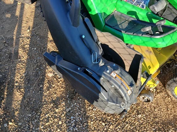 Image of John Deere X590 equipment image 3