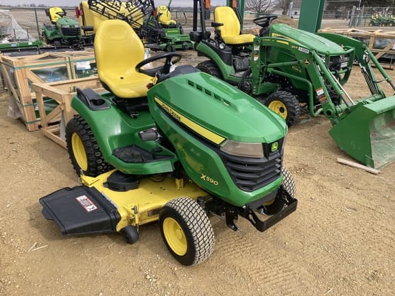 Image of John Deere X590 equipment image 2