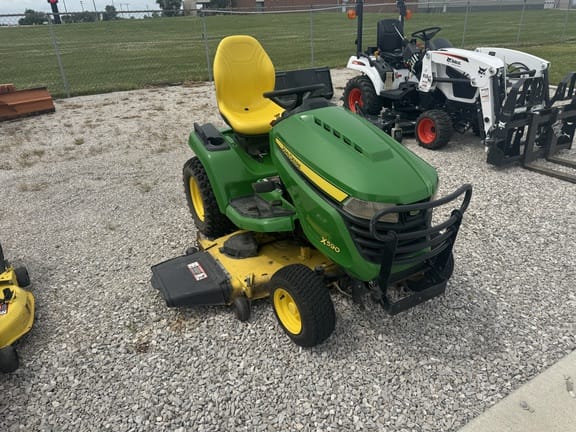 2019 John Deere X590 Equipment Image0