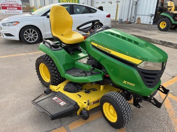 Image of John Deere X590 equipment image 1