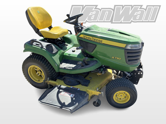 2019 John Deere X730 Equipment Image0
