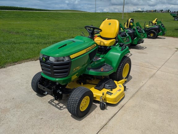 2019 John Deere X730 Equipment Image0