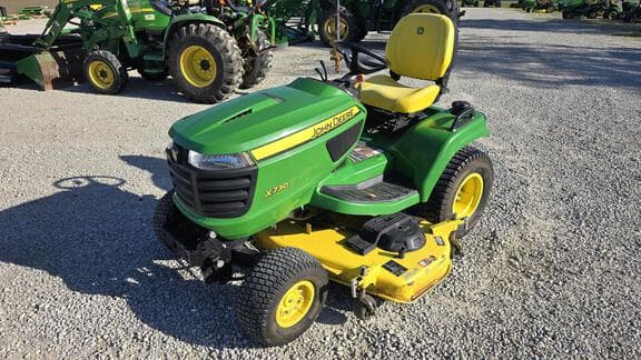 Image of John Deere X730 equipment image 3