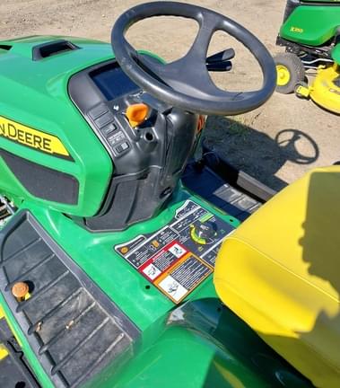 Image of John Deere X734 equipment image 4