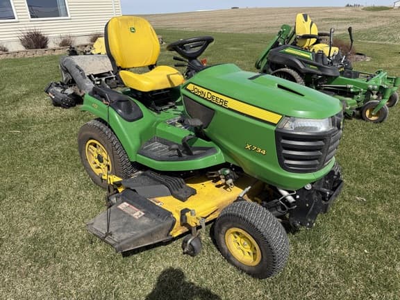 Image of John Deere X734 equipment image 1