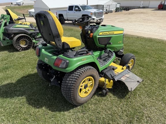 Image of John Deere X734 equipment image 3