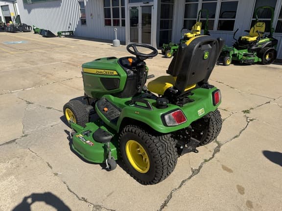 Image of John Deere X738 equipment image 4