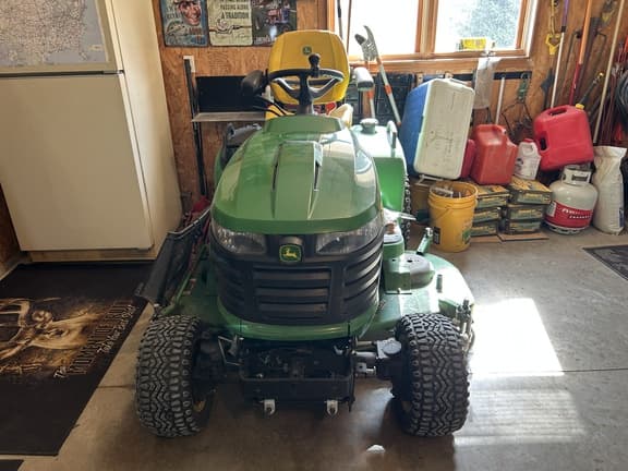 Image of John Deere X738 equipment image 2