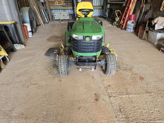 Image of John Deere X739 equipment image 3