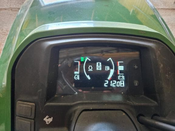 Image of John Deere X739 equipment image 4