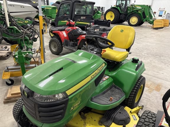 Image of John Deere X750 equipment image 3