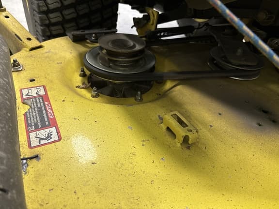 Image of John Deere X750 equipment image 4