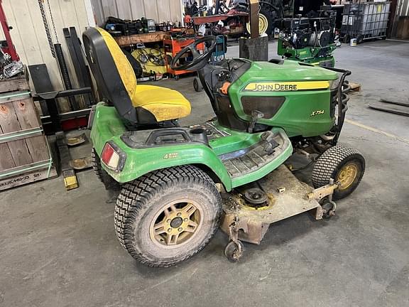 Image of John Deere X754 equipment image 4