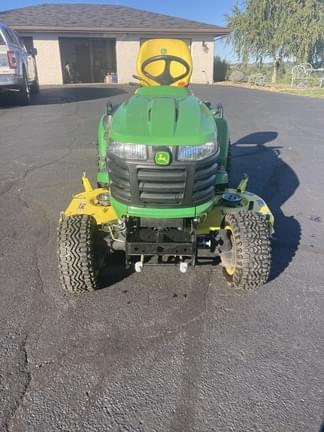 Image of John Deere X758 equipment image 3