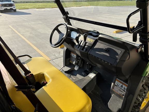 Image of John Deere XUV 590M equipment image 3