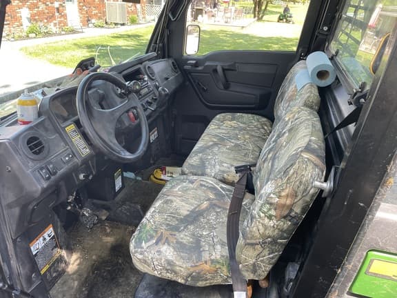 Image of John Deere XUV 835M equipment image 4