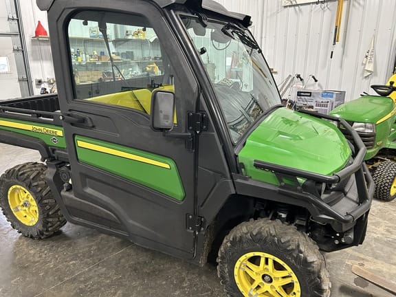 2019 John Deere XUV 835M Equipment Image0