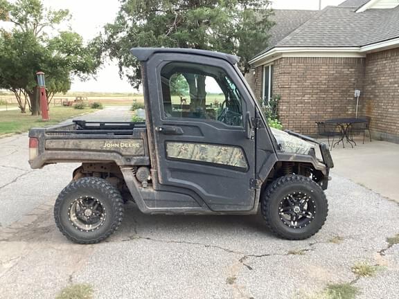 Image of John Deere XUV 835M equipment image 4