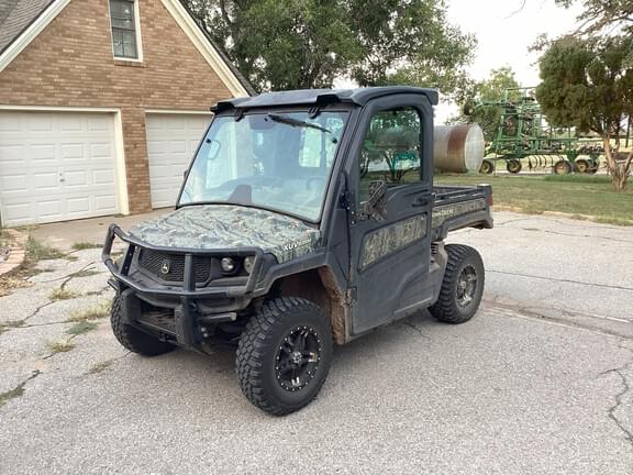 Image of John Deere XUV 835M equipment image 2