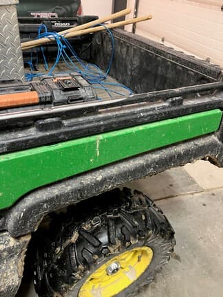 Image of John Deere XUV 835M equipment image 3