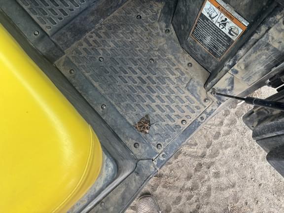 Image of John Deere XUV 835M equipment image 3