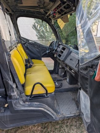 Image of John Deere XUV 835M equipment image 4