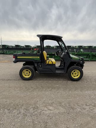 Image of John Deere XUV 835M equipment image 3