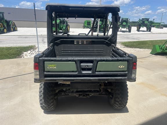 Image of John Deere XUV 835M equipment image 1
