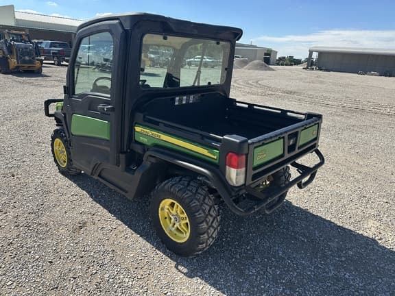 Image of John Deere XUV 835M equipment image 2