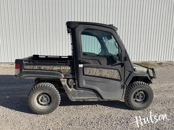 Image of John Deere XUV 835M Primary image