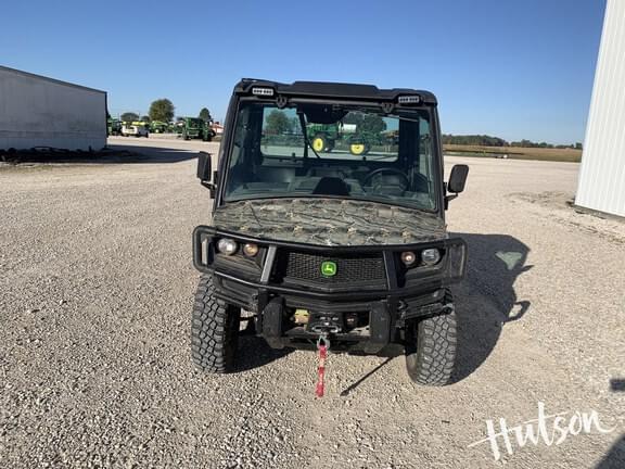 Image of John Deere XUV 835M equipment image 2