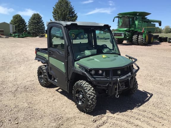 Image of John Deere XUV 835R equipment image 2