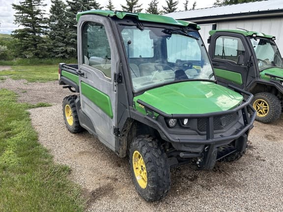 Image of John Deere XUV 835R equipment image 3
