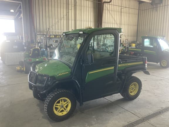 Image of John Deere XUV 835R Primary image