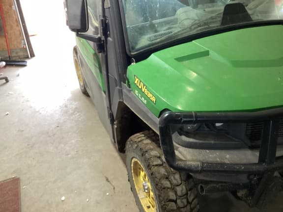 Image of John Deere XUV 835R equipment image 3