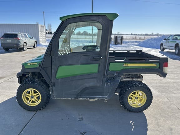 2019 John Deere XUV 835R Equipment Image0