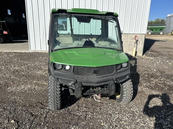 Image of John Deere XUV 835R equipment image 1