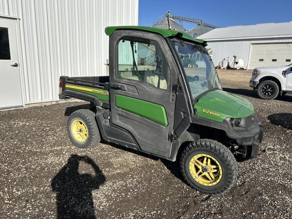 Image of John Deere XUV 835R Primary image