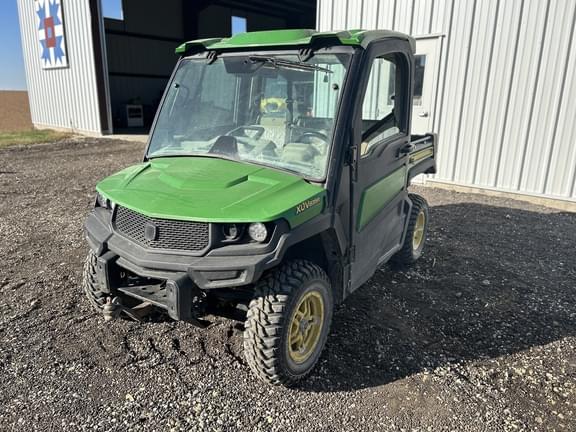 Image of John Deere XUV 835R equipment image 2