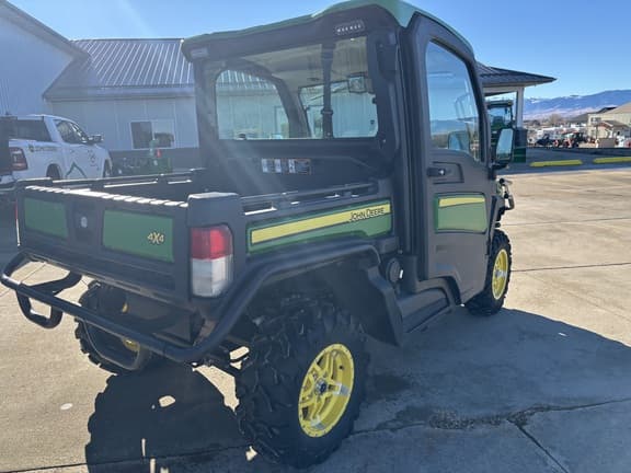 Image of John Deere XUV 835R equipment image 3