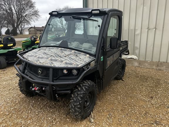 Image of John Deere XUV 835R equipment image 4
