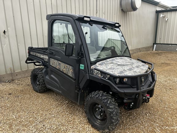 2019 John Deere XUV 835R Equipment Image0