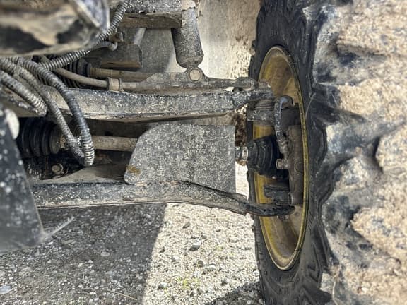 Image of John Deere XUV 835R equipment image 4